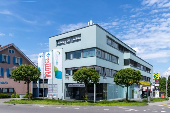 Geschäftshaus am Kreisel in Muri. JWK Treuhand & Revisions AG Muri