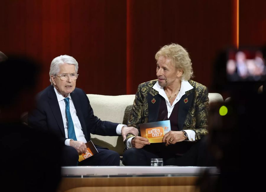 Frank Elstner (r), der Erfinder von «Wetten, dass ...» war in der Jubiläumsshow dabei.