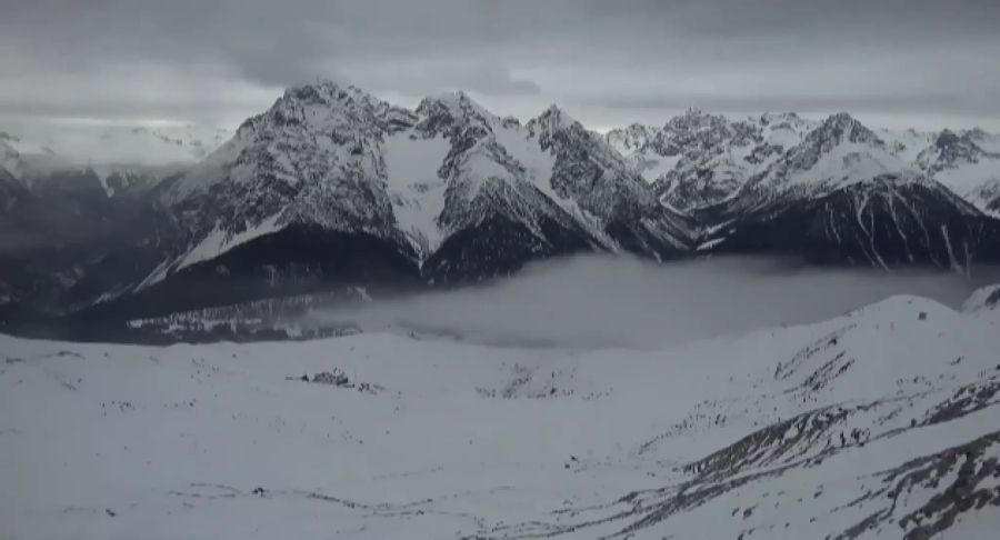 Besonders viel Schnee fiel allerdings in den Bergen. Hier: das Skigebiet Motta Naluns in Scuol GR.