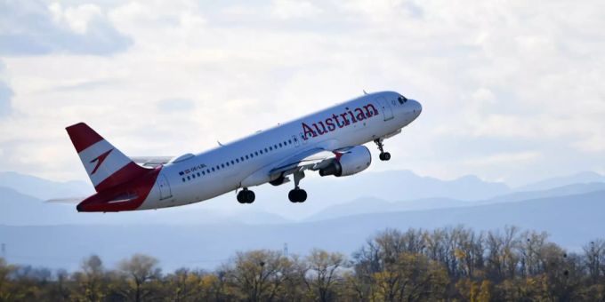 Ein Jet der Austrian Airlines hebt ab. Austrian Airlines