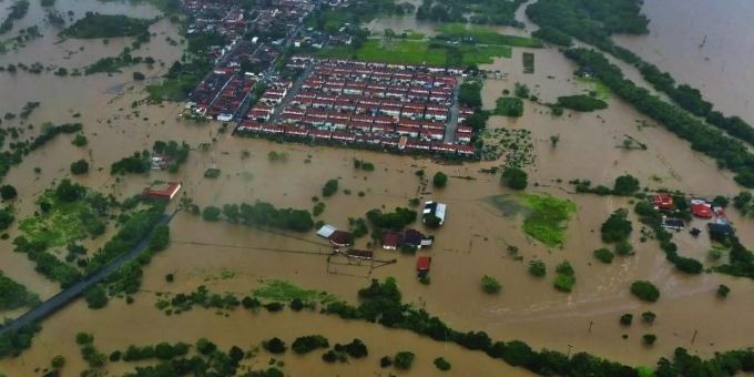 Luftaufnahme der Überschwemmungen im brasilianischen Bundesstaat Bahia. Foto: Manuella Luana/AP/dpa Luftaufnahme der Überschwemmungen im brasilianischen Bundesstaat Bahia. Foto: Manuella Luana/AP/dpa