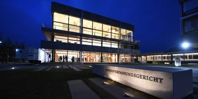 Das Bundesverfassungsgericht in Karlsruhe (D). Karlsruhe