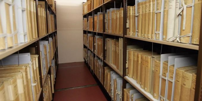Einblick in das schweizerische Bundesarchiv in Bern. Bund