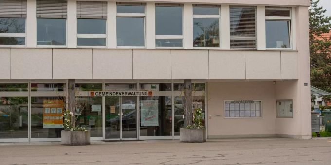 Die Gemeindeverwaltung in Hombrechtikon. Die Gemeindeverwaltung in Hombrechtikon.