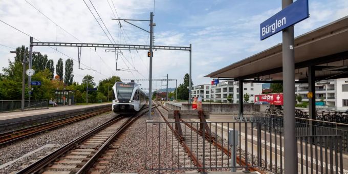 Bahngleis am Bahnhof Bürglen (TG). Bahngleis am Bahnhof Bürglen (TG).