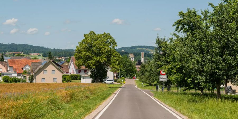 Einfahrt in die Gemeinde Wängi an der Haldenstrasse.