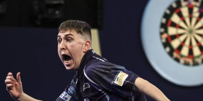 William Borland jubelt nach seinem Neun-Dart-Finish. Foto: Kieran Cleeves/PA Wire/dpa William Borland jubelt nach seinem Neun-Dart-Finish. Foto: Kieran Cleeves/PA Wire/dpa