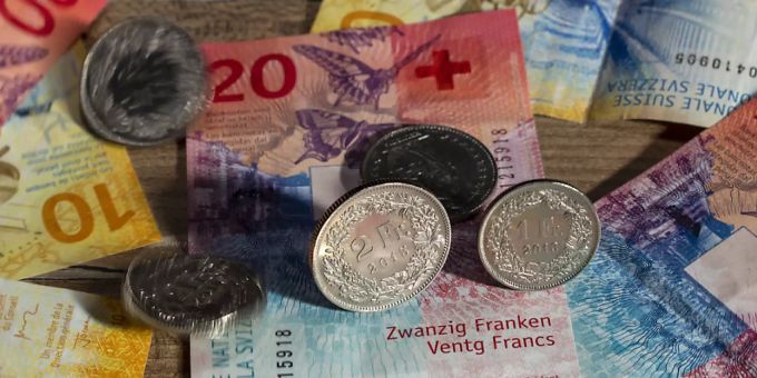 Die Mehrheit des Nationalrats will schweizweite Regeln zur Durchsetzung von Mindestlöhnen in Grenzkantonen. (Symbolbild) Die Mehrheit des Nationalrats will schweizweite Regeln zur Durchsetzung von Mindestlöhnen in Grenzkantonen. (Symbolbild)