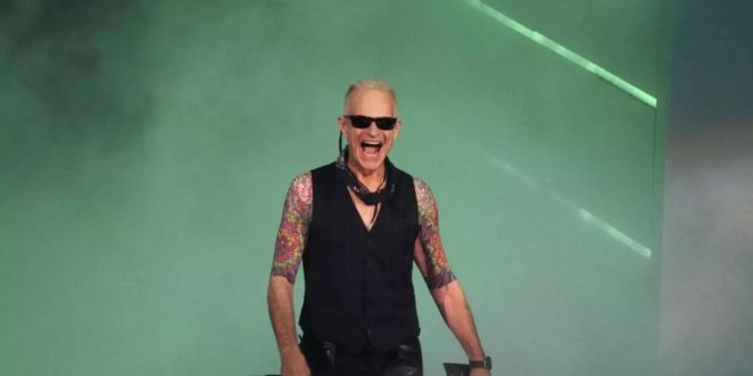 David Lee Roth tritt im Januar nicht in Las Vegas auf. Foto: Charles Sykes/Invision via AP/dpa/Archivbild David Lee Roth tritt im Januar nicht in Las Vegas auf. Foto: Charles Sykes/Invision via AP/dpa/Archivbild