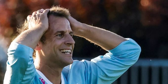 Emmanuel Macron bei Fussballspiel Emmanuel Macron bei Fussballspiel