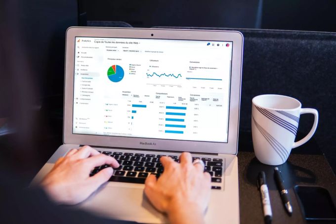 Google bietet verschiedene nützliche Dienste an, zum Beispiel Google Analytics. Google Analytics