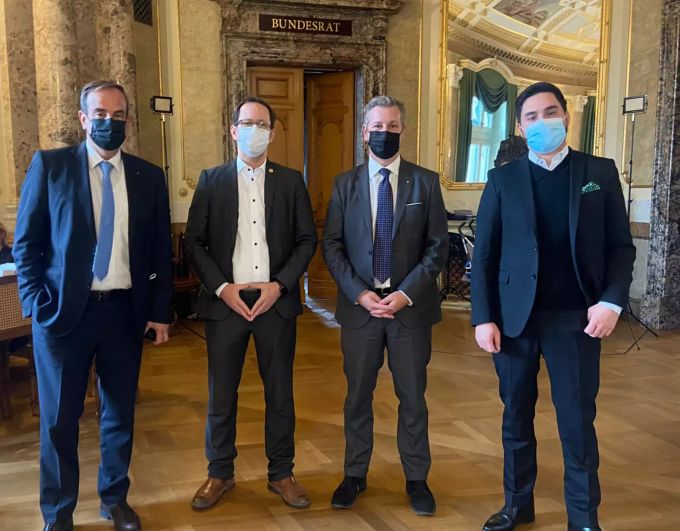 Die Parteipräsidenten stehen zusammen, weil sie ein gemeinsames Ziel eint: Die Bekämpfung der Corona-Pandemie. Parteipräsidenten Coronavirus Gratistests Bundesrat