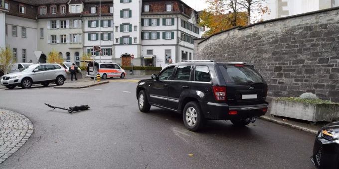 Der 18-jährige Mann verletzte sich beim Fall. Unfall