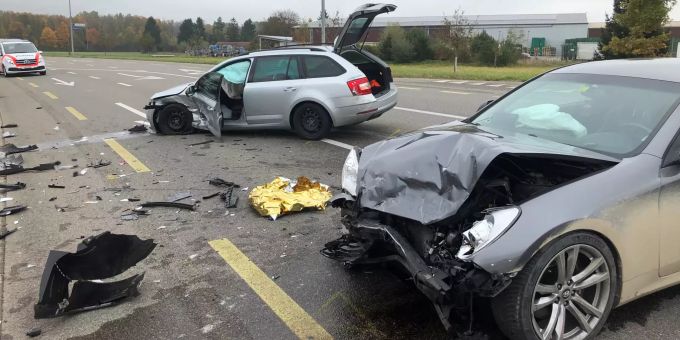 Beim Unfall wurde eine Person leicht verletzt. Unfall