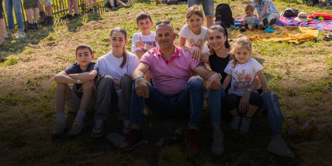 Zoran aus Affoltern am Albis hat seine Frau Jana und die Kinder für den Motocross Sport begeistert.