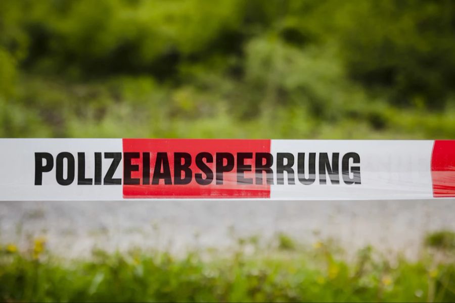 Tatverdächtiger Polizeiabsperrung
