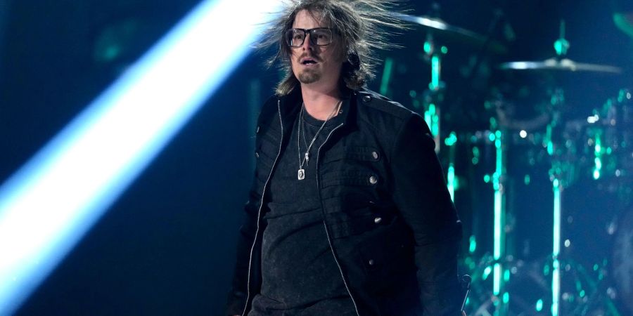 Elektrisierend: Hardy singt «Truck Bed» bei der Verleihung der 58. Country Music Awards.