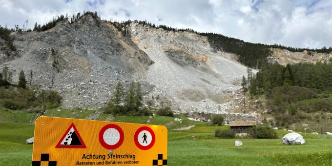 Sperrzone ignoriert - Das geschieht mit den Velofahrern von Brienz GR