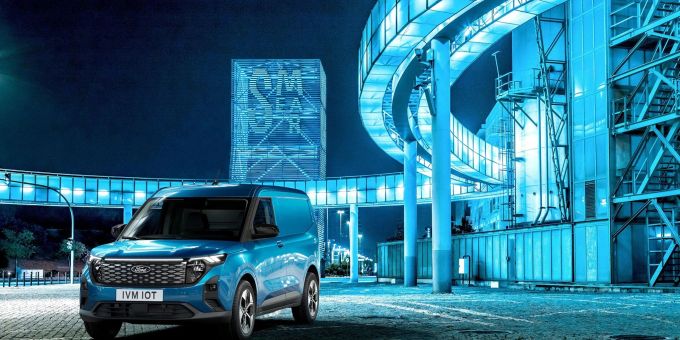 Handwerk und Handel im Fokus: Vom Kastenwagen Transit Courier plant Ford auch eine elektrische Variante (Foto). Handwerk und Handel im Fokus: Vom Kastenwagen Transit Courier plant Ford auch eine elektrische Variante (Foto).