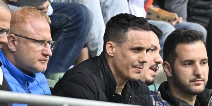 Das 1:6 des FC Basel gegen St.Gallen ist ein grosses Thema im Fussball-Talk. Hier leidet der gesperrte Coach Heiko Vogel mit Club-Boss David Degen mit. FC Basel