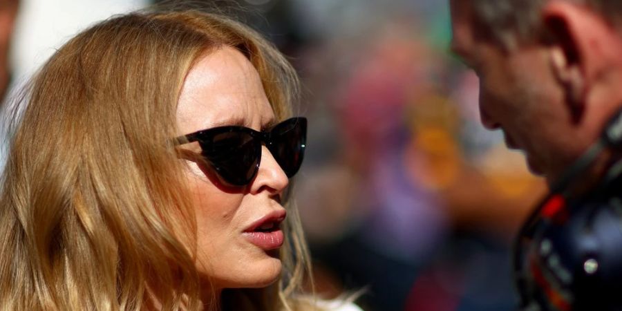 Kylie Minogue im Gespräch mit Red-Bull-Racing-Teamchef Christian Horner.