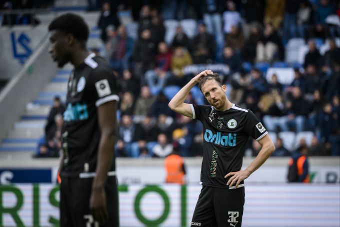 Hängende Gesichter beim Leader der Challenge League: Yverdon unterliegt Lausanne. Challenge League