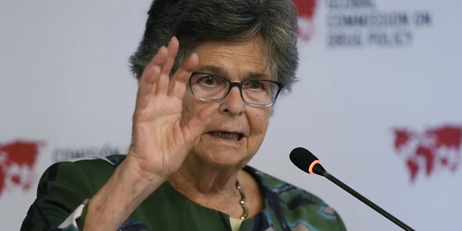 Weiterhin engagiert: Alt Bundesrätin Ruth Dreifuss, hier 2022 bei einer Medienkonferenz der Weltkommission für Drogenpolitik in Bogota. (Archivbild)