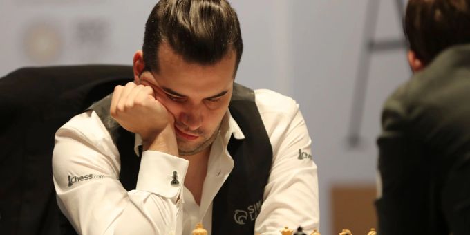 Liegt bei der Schach-WM wieder in Führung: Jan Nepomnjaschtschi in Aktion. Liegt bei der Schach-WM wieder in Führung: Jan Nepomnjaschtschi in Aktion.