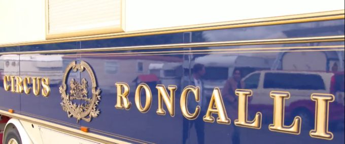 «Let's Dance»: Circus Roncalli Wagon. Let's Dance