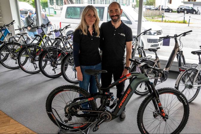 Sabine und Markus Burkhalter in ihrem "Roller-Shop-Belp"