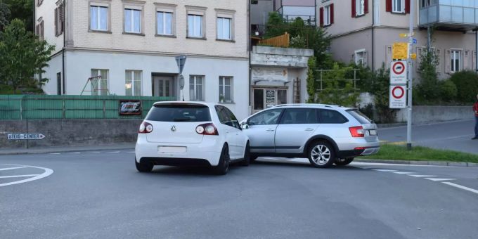 Kollision im Kreisel.