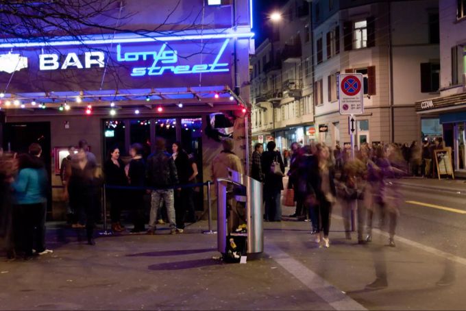 Einige Musikclubs wollen nach der Pause aufgrund des Coronavirus ein Presseverbot. Damit die Gäste nicht durch Journalisten gestört werden. Clubs Presseverbot