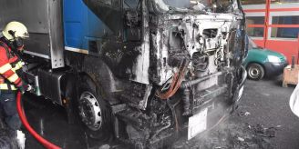 Mels SG - Lastwagen in Brand geraten