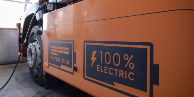 Ein elektirsches Abfallfahrzeug. Abfallfahrzeug