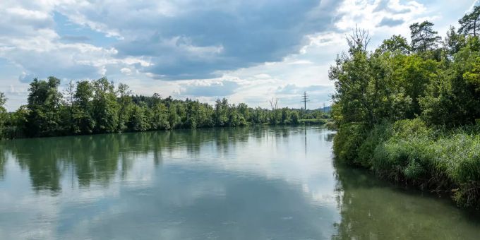 Aussicht auf die Aare in Biberstein. Aare Biberstein AG