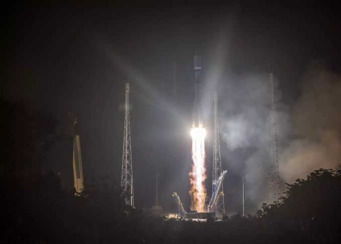Im Dezember 2019 wurde die Mission gestartet. Cheops soll Exoplaneten untersuchen. Cheops exoplaneten