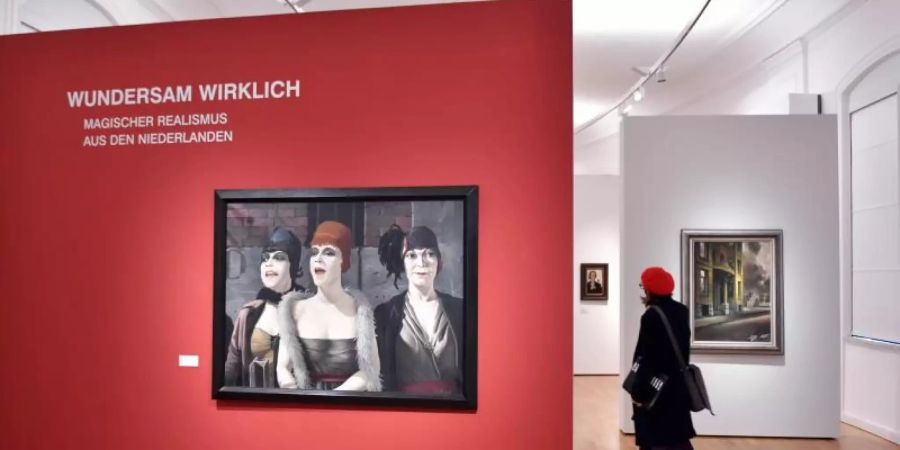 Blick in die Ausstellung «Wundersam wirklich» in Gera. Foto: Martin Schutt/dpa-Zentralbild/dpa