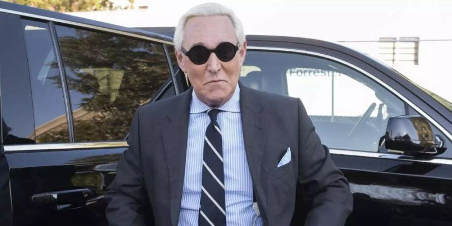 Roger Stone trifft im November 2019 für seinen Prozess am Bundesgericht ein. Foto: Cliff Owen/AP/dpa