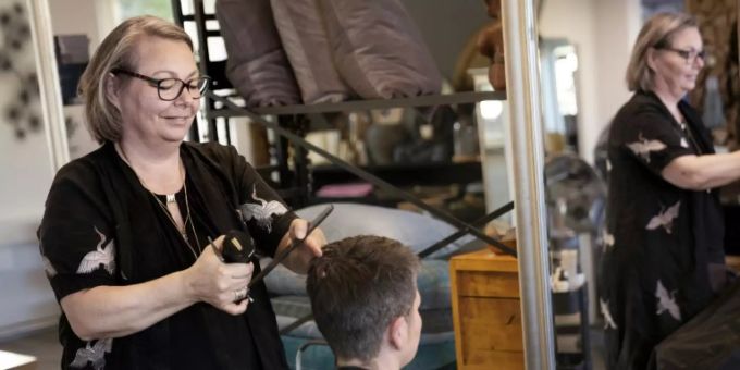 Friseure in Dänemark dürfen wieder öffnen