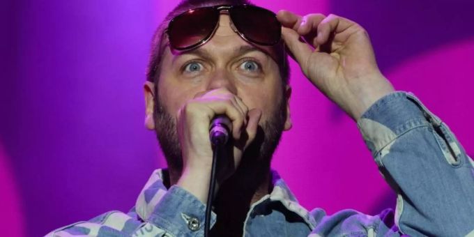 Tom Meighan von Kasabian bei einem Konzert 2015 in Chelmsford. Kasabian Tom Meighan