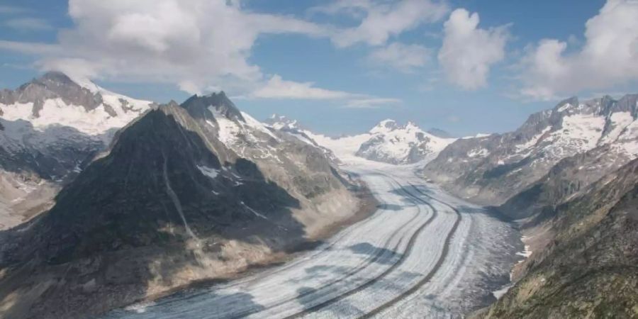 Der Grosse Aletschgletscher in der Schweiz wird immer kleiner. Foto: Christian Sommer/FAU/dpa