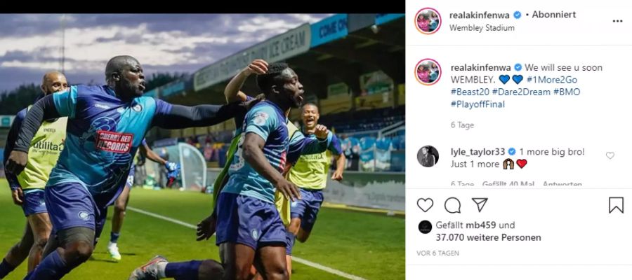 Adebayo Akinfenwa (links) ist aussgewöhnlich kräftig für einen Profi-Fussballer.