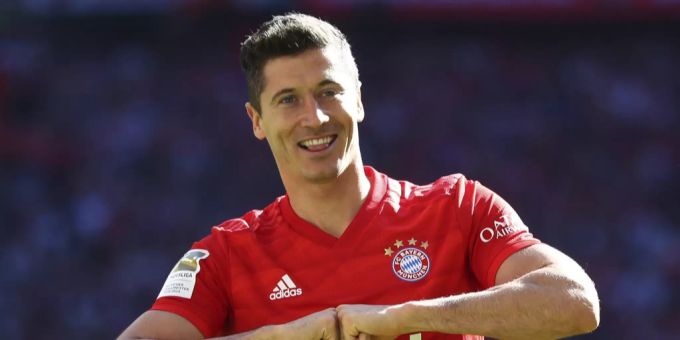 Robert Lewandowski steht am Wochenende wieder mit dem FC Bayern auf dem Platz. Robert Lewandowski