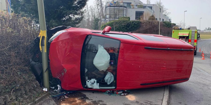 Thalwil: Selbstunfall fordert Verletzten