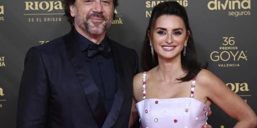 Goya-Gewinner Javier Bardem neben seiner Ehefrau Penelope Cruz. Foto: Jose Breton/AP/dpa