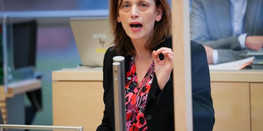 Karin Prien (CDU), Ministerin für Bildung, Wissenschaft und Kultur in Schleswig-Holstein, hat ihren Twitter-Account vorerst deaktiviert. Foto: Christian Charisius/dpa