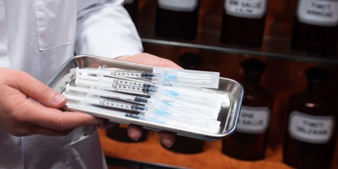 Spritzen mit dem Vakzin gegen das Coronavirus. Coronavirus