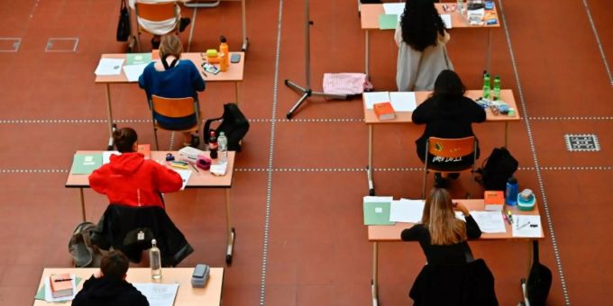 Abiturprüfung in einem Berliner Gymnasium vor zwei Jahren Abiturprüfung in einem Berliner Gymnasium vor zwei Jahren