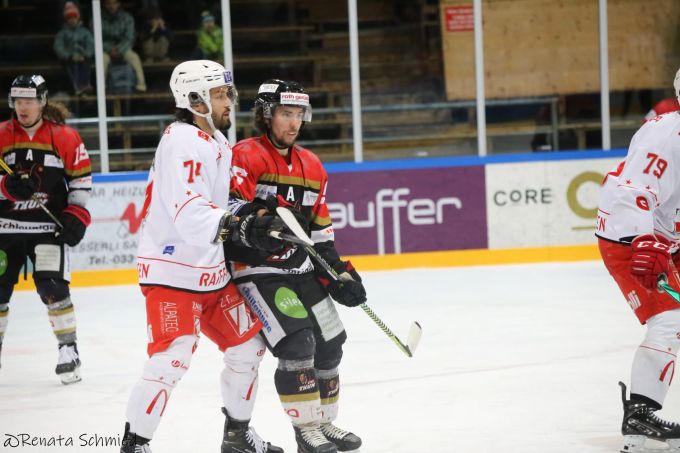 Sami El Assaoui (links) ist wohl der heissblütigste Walliser. EHC Thun
