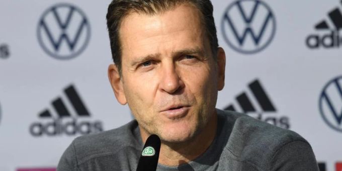 DFB-Direktor Oliver Bierhoff gibt eine Pressekonferenz. Foto: Swen Pförtner/dpa DFB-Direktor Oliver Bierhoff gibt eine Pressekonferenz. Foto: Swen Pförtner/dpa